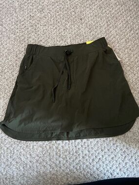 Women’s athletic skort